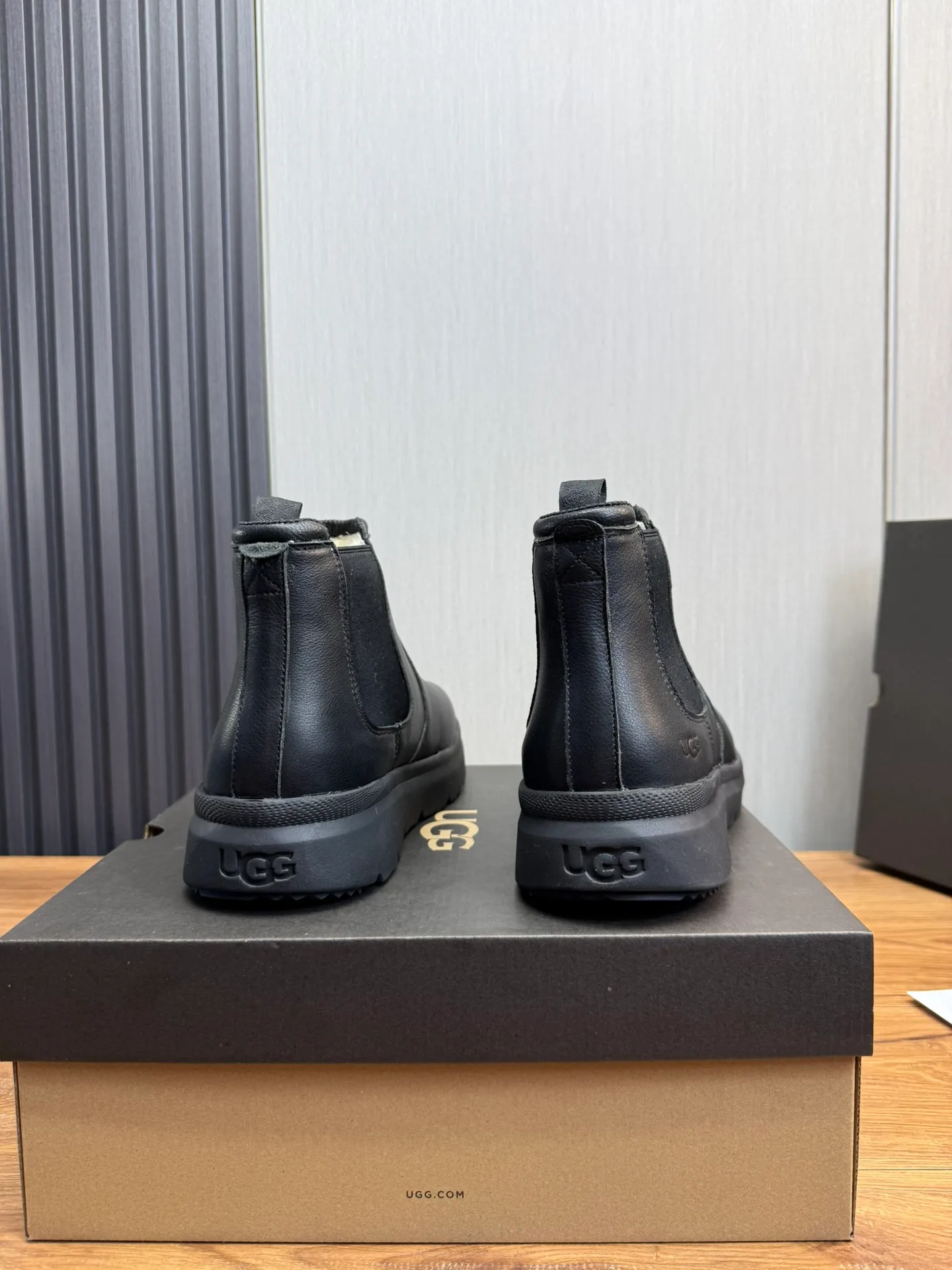 Men's shoes 💰480💰 [UGG] Hot winter warm boots 🐑Purely hand-stitched! Simple and stylish design, frosted cowhide➕Comfortable and warm wool➕UGG original outsole‼ ️Soft and comfortable to wear, good warmth retention, and excellent foot feel. Regular size 41-47
